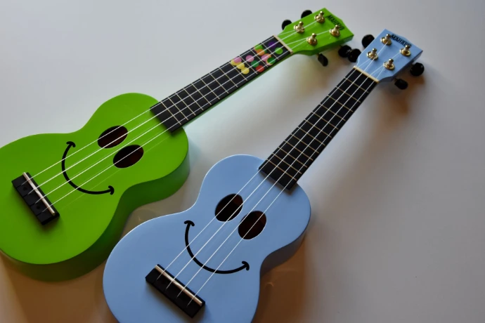Zwei Ukulelen